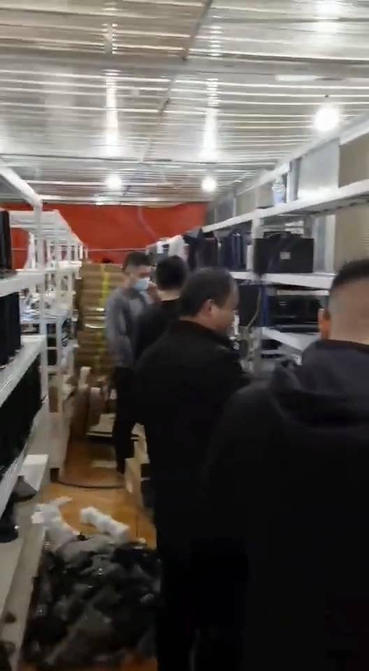 中国 矿工 炫耀数百台笔记本挖矿 躺赚 美滋滋